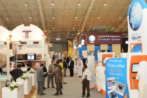 الوجهات السياحية تجذب زائري معرض السفر بالرياض