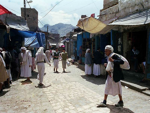 لا بيع ولا سيّاح.. في باب اليمن
