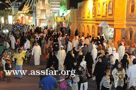 جناح الصين بالقرية العالمية يجذب المتسوقين