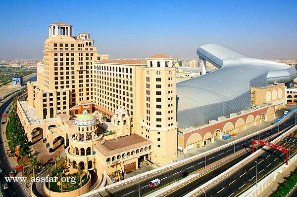 "مول الإمارات" يحتفل بمرور 10 سنوات