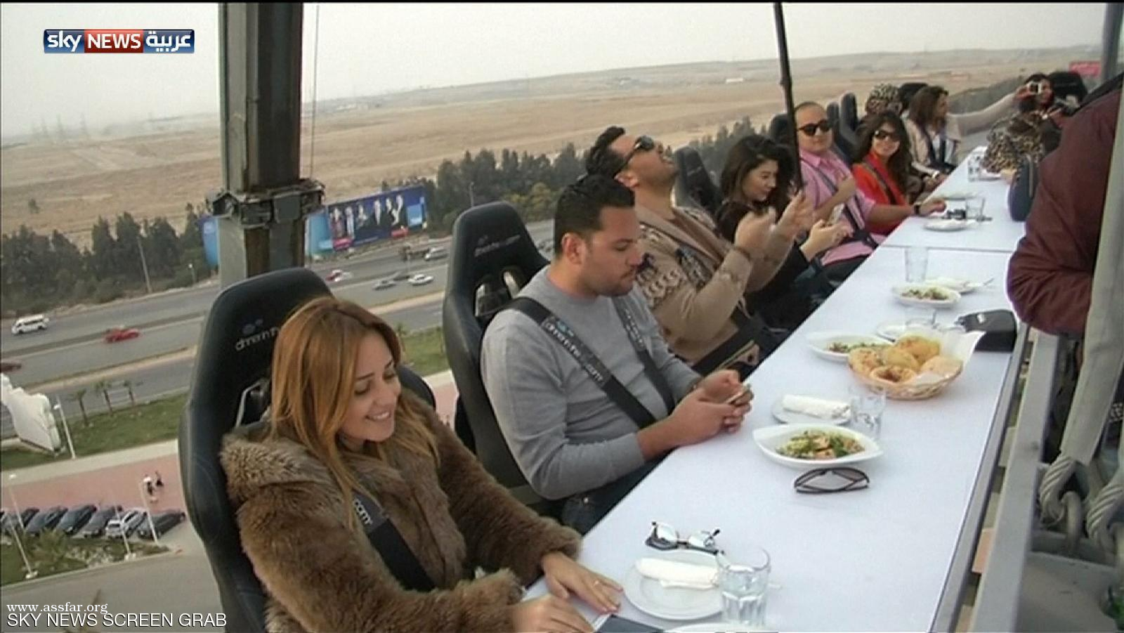 «القطرية» تُعيد تجربة «عشاء في السماء»