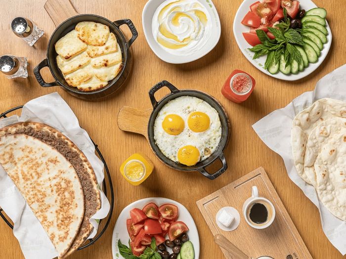 أبرز 6 مطاعم تفتح أبوابها 24 ساعة في الرياض